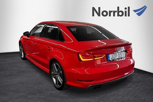Begagnad Audi A3 S-Line 150 HK (110 kW) 2015 Röd Sedan