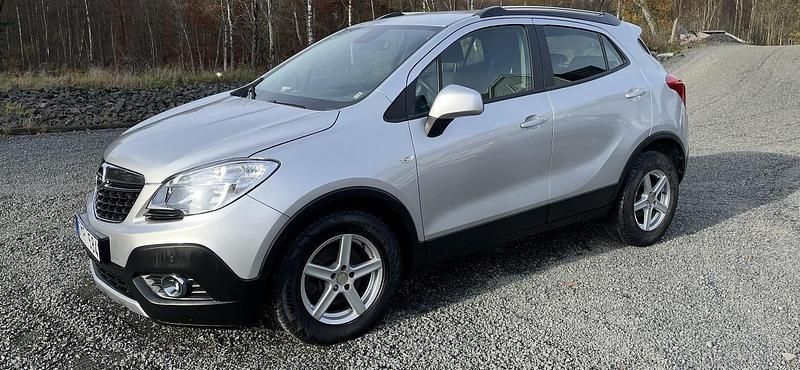 Grå Begagnad 2013 Opel Mokka SUV | 75 000 kr (Superpris) - Bild 1/4