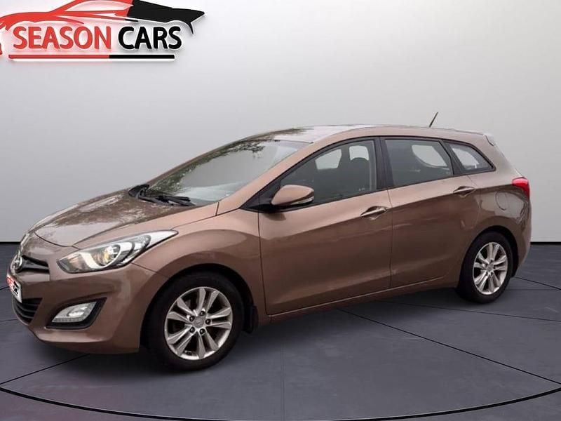 Ljusbrun Begagnad 2014 Hyundai i30 Kombi | 49 900 kr (Marknadspris) - Bild 1/4