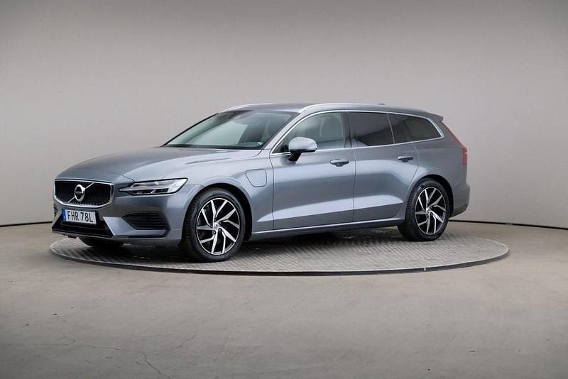 Grå (osmium grå (metallic)) Begagnad 2020 Volvo V60 Momentum Kombi | 305 000 kr (Marknadspris) - Bild 1/4