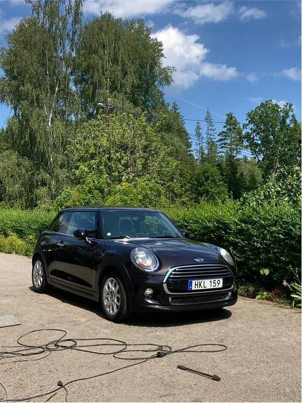 Brun Begagnad 2015 Mini Cooper Pepper Halvkombi | 110 000 kr (Dyr) - Bild 1/3