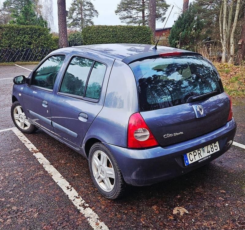 Begagnad Renault Clio R.S. 75 HK (55 kW) 2008 Halvkombi