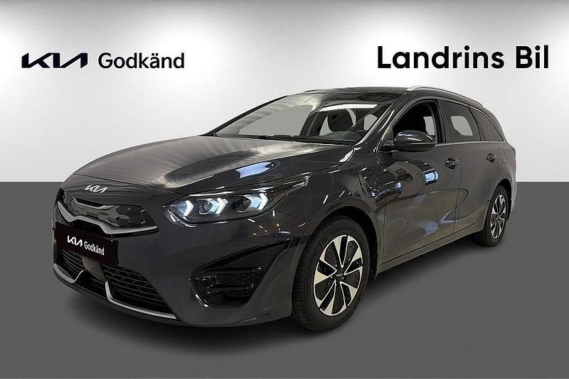 Grå Begagnad 2022 Kia Ceed Sportswagon Kombi | 275 300 kr (Lite dyr) - Bild 1/4