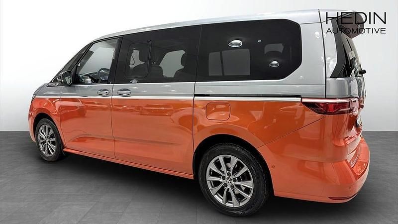 Begagnad VW Multivan 150 HK (110 kW) 2023 Orange Van