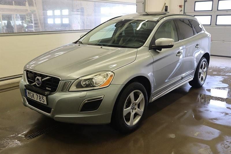 Silver Begagnad 2011 Volvo XC60 R-Design SUV | 89 000 kr (Superpris) - Bild 1/4