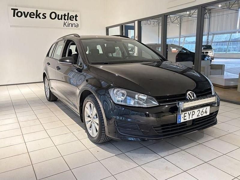 Begagnad VW Golf VII 106 HK (77 kW) 2015 Svart