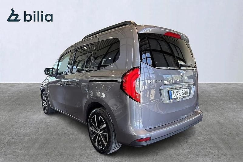 Begagnad Mercedes EQT200 91 kW (124 HK) 2023 Grå Minibuss