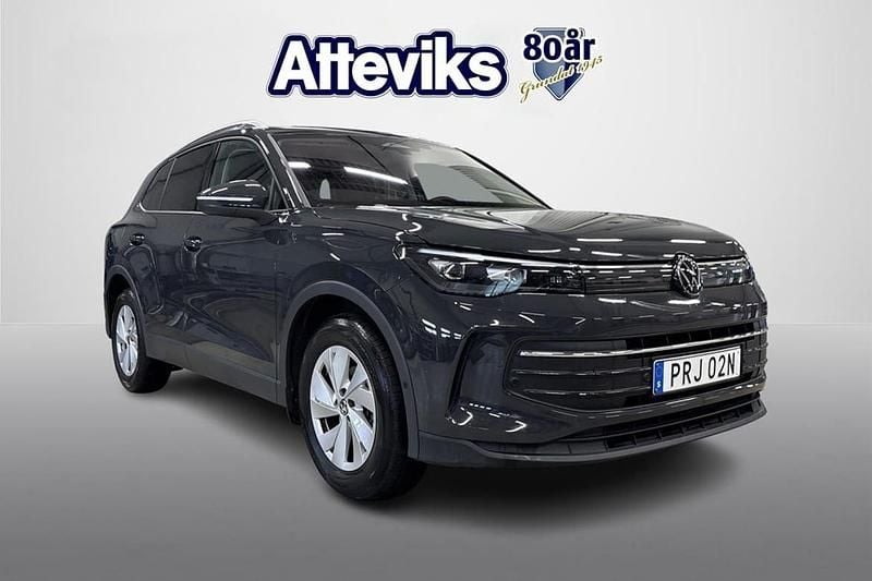 Begagnad VW Tiguan Life 151 HK (111 kW) 2024 Mörkgrå SUV
