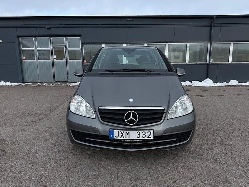 Begagnad Mercedes A160 Classic 95 HK (69 kW) 2009 Silver Halvkombi