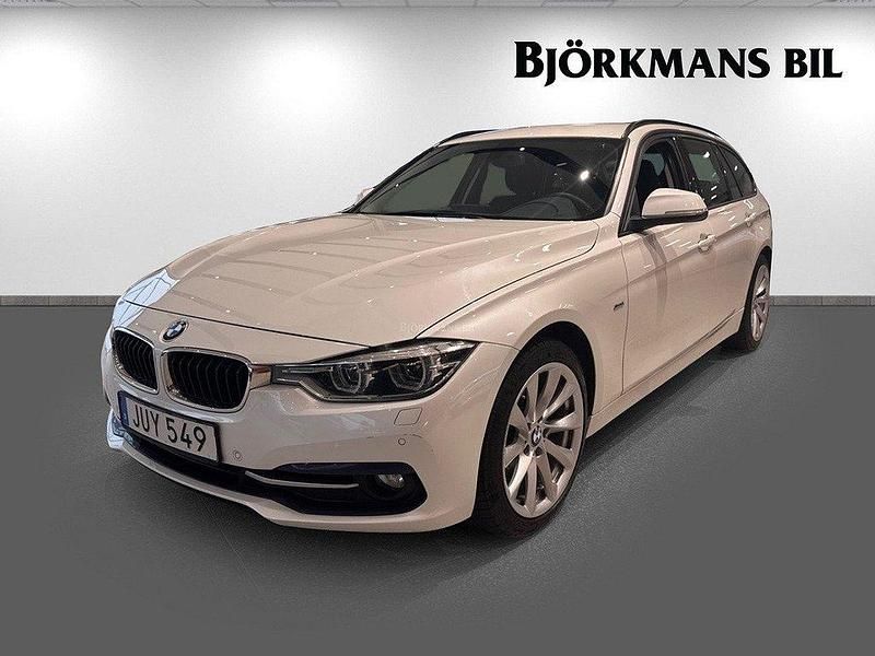 Vit Begagnad 2015 BMW 320 Sport Line Kombi | 189 000 kr (Marknadspris) - Bild 1/4