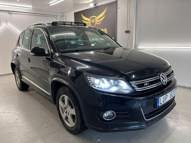 Svart Begagnad 2013 VW Tiguan R-line SUV | 99 990 kr (Marknadspris) - Bild 1/4