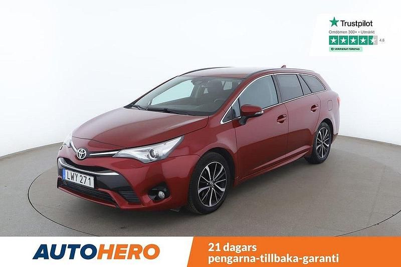 Röd Begagnad 2017 Toyota Avensis Touch Kombi | 160 000 kr - Bild 1/4