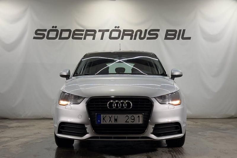 Begagnad Audi A1 Sportback 86 HK (63 kW) 2012 Silver Halvkombi