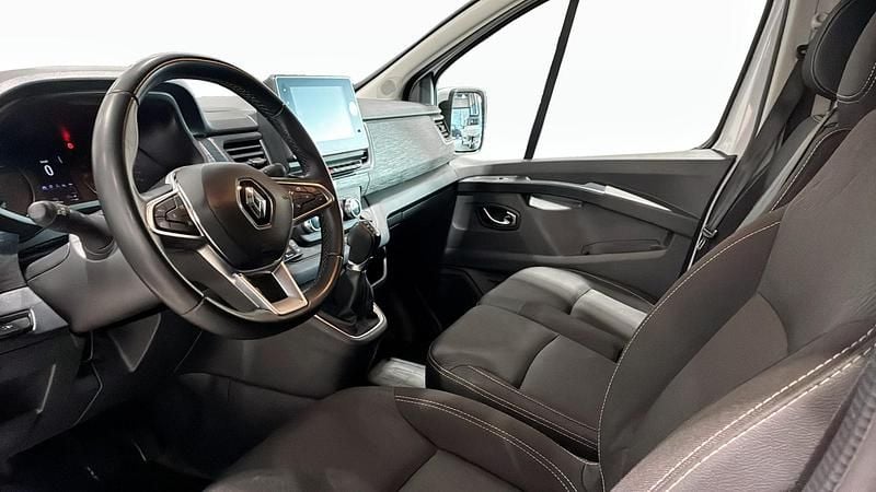 Begagnad Renault Trafic 150 HK (110 kW) 2023