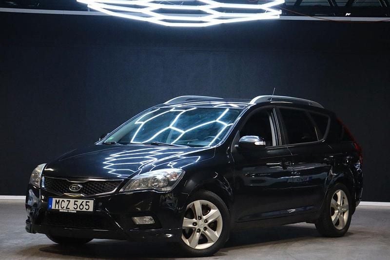 Svart Begagnad 2012 Kia Ceed Sportswagon Kombi | 79 900 kr (Marknadspris) - Bild 1/4
