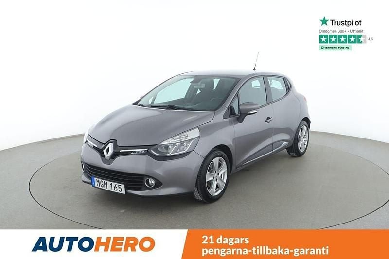 Grå Begagnad 2015 Renault Clio IV Halvkombi | 82 000 kr (Marknadspris) - Bild 1/4