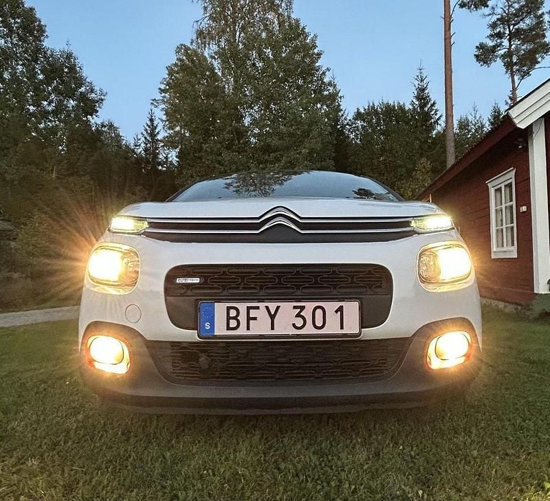Vit Begagnad 2016 Citroën C3 Halvkombi | 79 000 kr (Marknadspris) - Bild 1/4