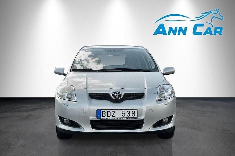 Silver Begagnad 2007 Toyota Auris Halvkombi | 69 900 kr (Marknadspris) - Bild 1/4