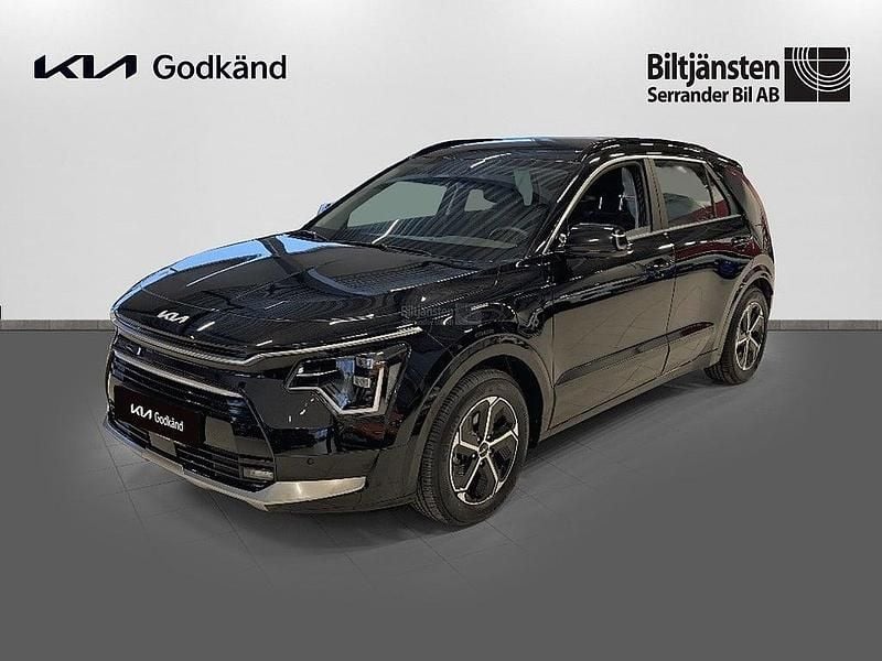 Svart Begagnad 2024 Kia Niro SUV | 339 900 kr (Marknadspris) - Bild 1/4
