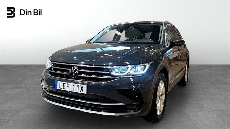 Grå Begagnad 2023 VW Tiguan Elegance SUV | 409 900 kr (Marknadspris) - Bild 1/4