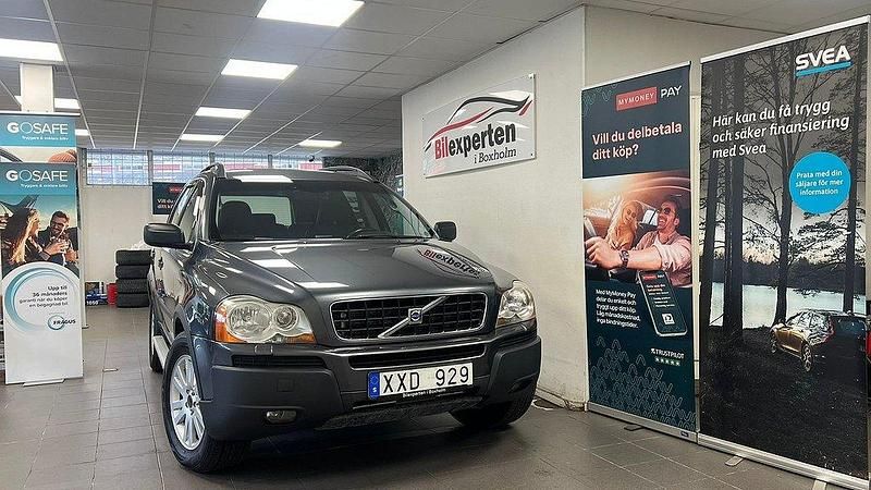 Grå Begagnad 2006 Volvo XC90 Momentum SUV | 39 900 kr (Bra pris) - Bild 1/4