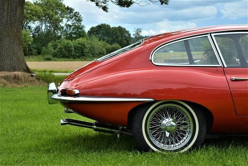 Begagnad Jaguar E-Type S 265 HK (194 kW) 1968 Carmine red/black leather Sportkupé