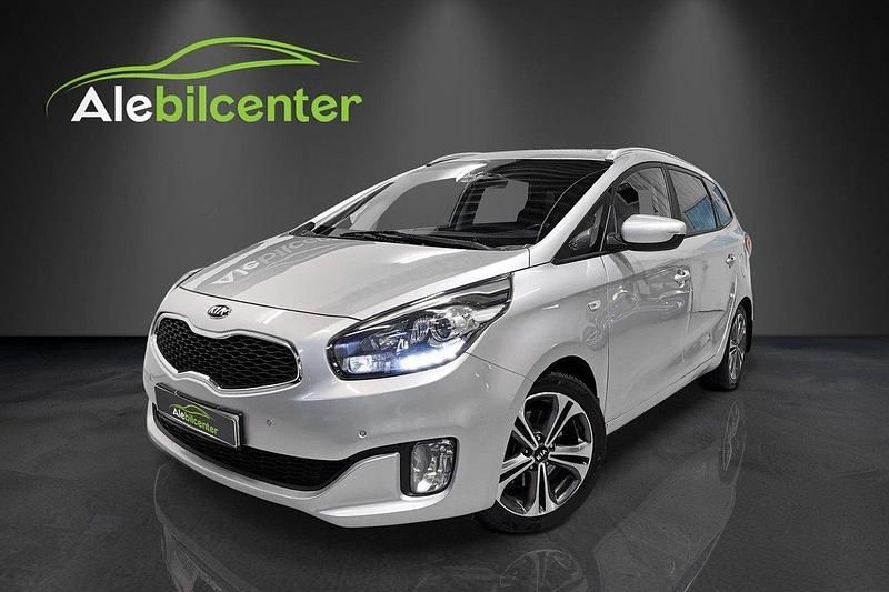 Grå Begagnad 2016 Kia Carens Minibuss | 134 900 kr (Bra pris) - Bild 1/4