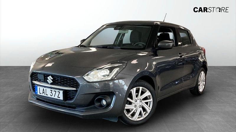Grå Begagnad 2023 Suzuki Swift Halvkombi | 139 900 kr (Bra pris) - Bild 1/4