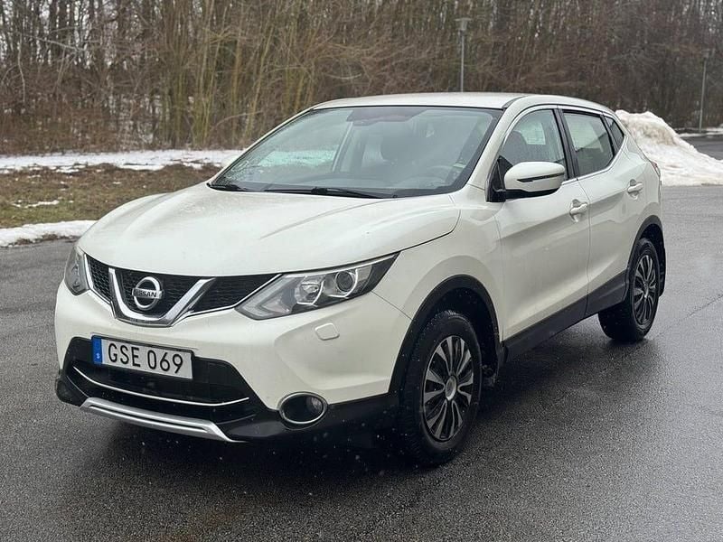Begagnad Nissan Qashqai 116 HK (85 kW) 2015 Vit SUV