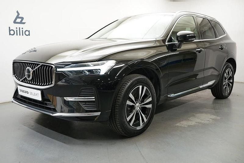 Svart Begagnad 2023 Volvo XC60 Core SUV | 439 900 kr (Bra pris) - Bild 1/3