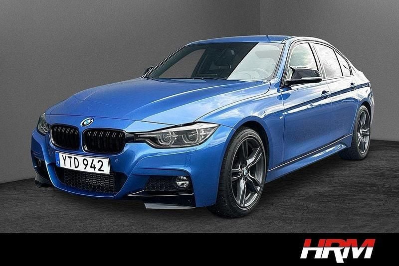 Blå Begagnad 2017 BMW 318 M Sport Sedan | 199 900 kr (Lite dyr) - Bild 1/4