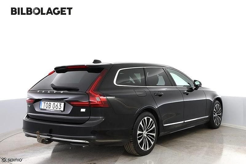 Begagnad Volvo V90 Core 253 HK (186 kW) 2022 Svart Kombi