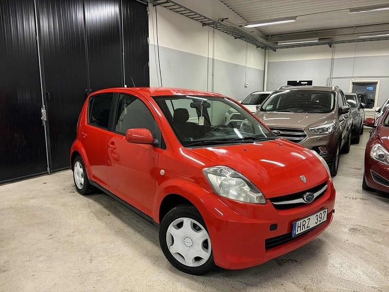Röd Begagnad 2007 Subaru Justy Halvkombi | 19 000 kr - Bild 1/4