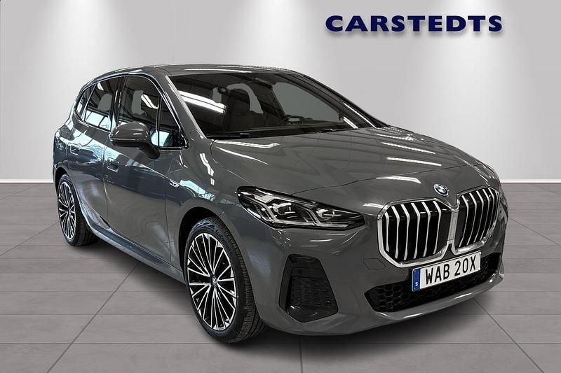 Begagnad BMW 230e Active Tourer 2023 Grå Minibuss