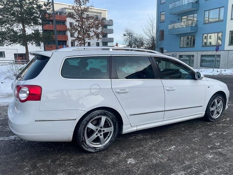 Begagnad VW Passat R-line 150 HK (110 kW) 2011