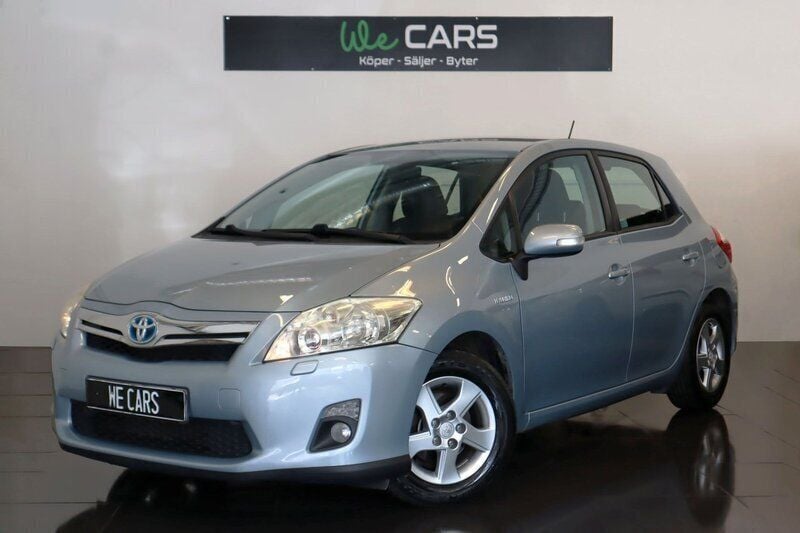 Begagnad 2011 Toyota Auris Hybrid Plus Halvkombi | 119 900 kr (Marknadspris) - Bild 1/4