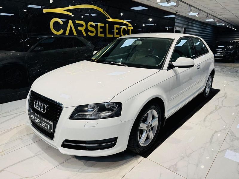 Vit Begagnad 2011 Audi A3 Attraction Halvkombi | 89 900 kr - Bild 1/4