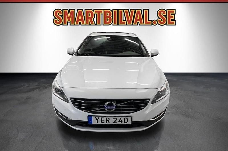 Begagnad Volvo V60 Summum 231 HK (169 kW) 2016 Vit Kombi
