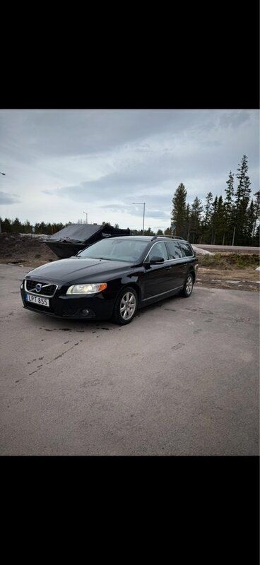 Svart Begagnad 2013 Volvo V70 Momentum Kombi | 55 000 kr (Bra pris) - Bild 1/4