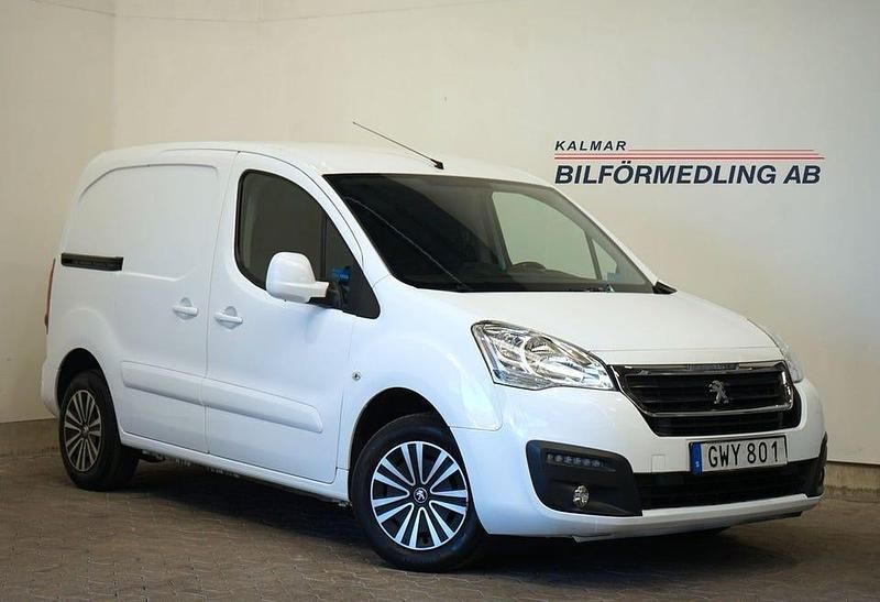 Vit Begagnad 2016 Peugeot Partner Van | 114 900 kr (Marknadspris) - Bild 1/4