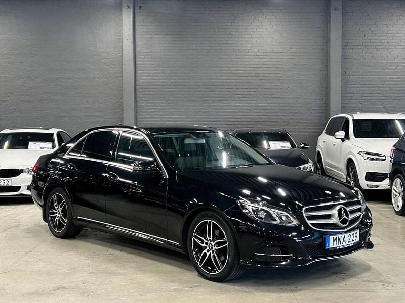 Svart (svart metallic) Begagnad 2014 Mercedes E220 Avantgarde Sedan | 189 900 kr (Marknadspris) - Bild 1/4