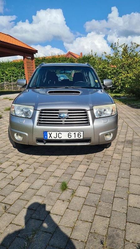 Grå Begagnad 2006 Subaru Forester SUV | 24 000 kr (Superpris) - Bild 1/4