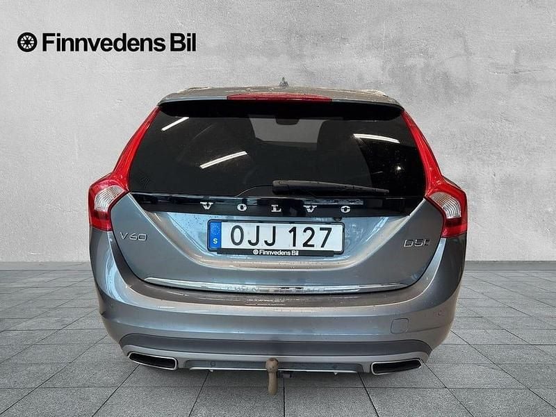 Begagnad Volvo V60 Summum 234 HK (172 kW) 2017 Grå Kombi