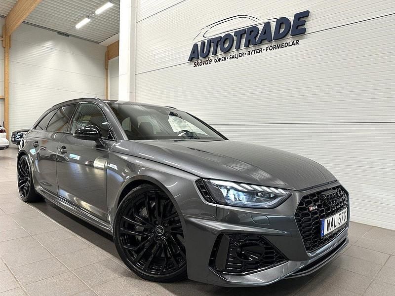Mörkgrå (grå) Begagnad 2020 Audi RS4 Kombi | 649 900 kr (Bra pris) - Bild 1/4