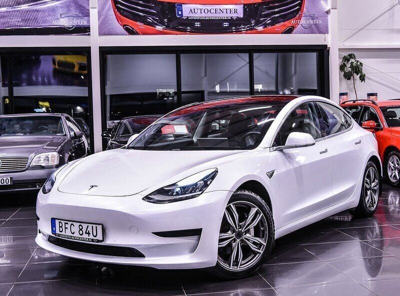 Vit Begagnad 2020 Tesla Model 3 Standard Range Plus Sedan | 215 900 kr (Marknadspris) - Bild 1/4