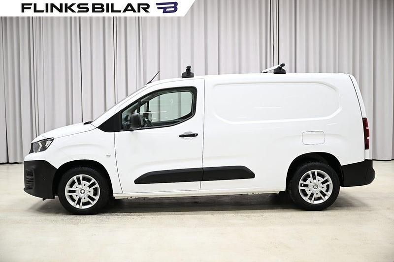 Vit Begagnad 2020 Peugeot Partner Minibuss | 178 750 kr (Marknadspris) - Bild 1/4