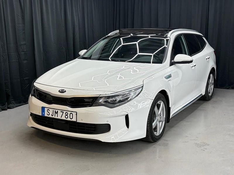Vit Begagnad 2018 Kia Optima Sport Kombi | 189 900 kr (Bra pris) - Bild 1/4