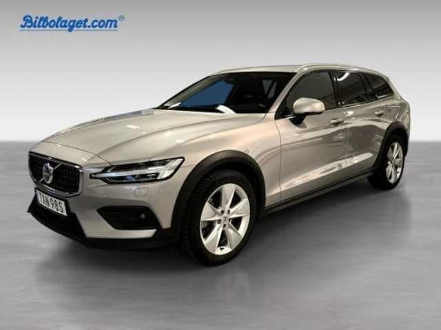 Begagnad 2024 Volvo V60 CC Kombi | 449 900 kr (Lite dyr) - Bild 1/3