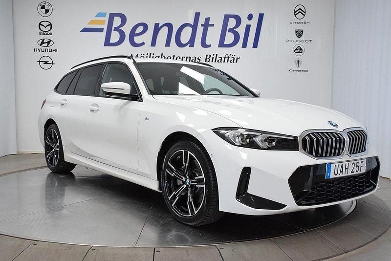 Vit Begagnad 2024 BMW 330e M Sport Kombi | 529 500 kr (Marknadspris) - Bild 1/3