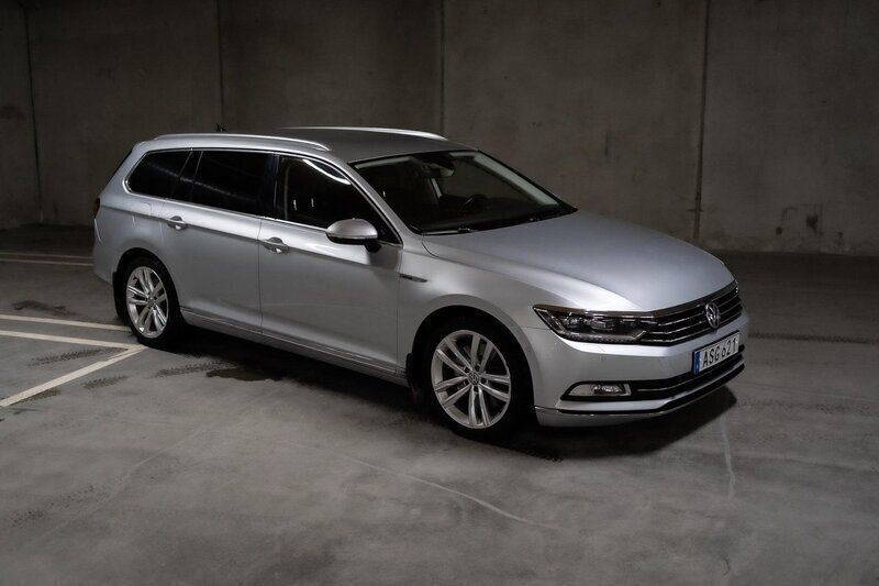 Silver Begagnad 2015 VW Passat GTS Kombi | 169 000 kr (Marknadspris) - Bild 1/4
